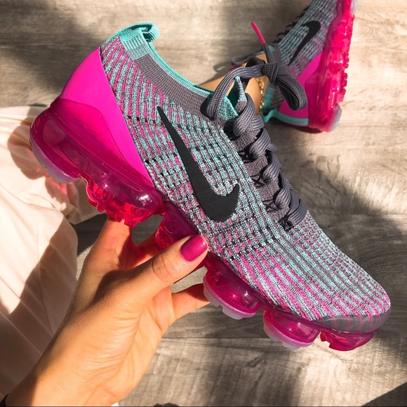 Nike Shoes - air vapormax